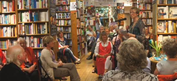 Liz Brownleee, reading at Toppings bookshop